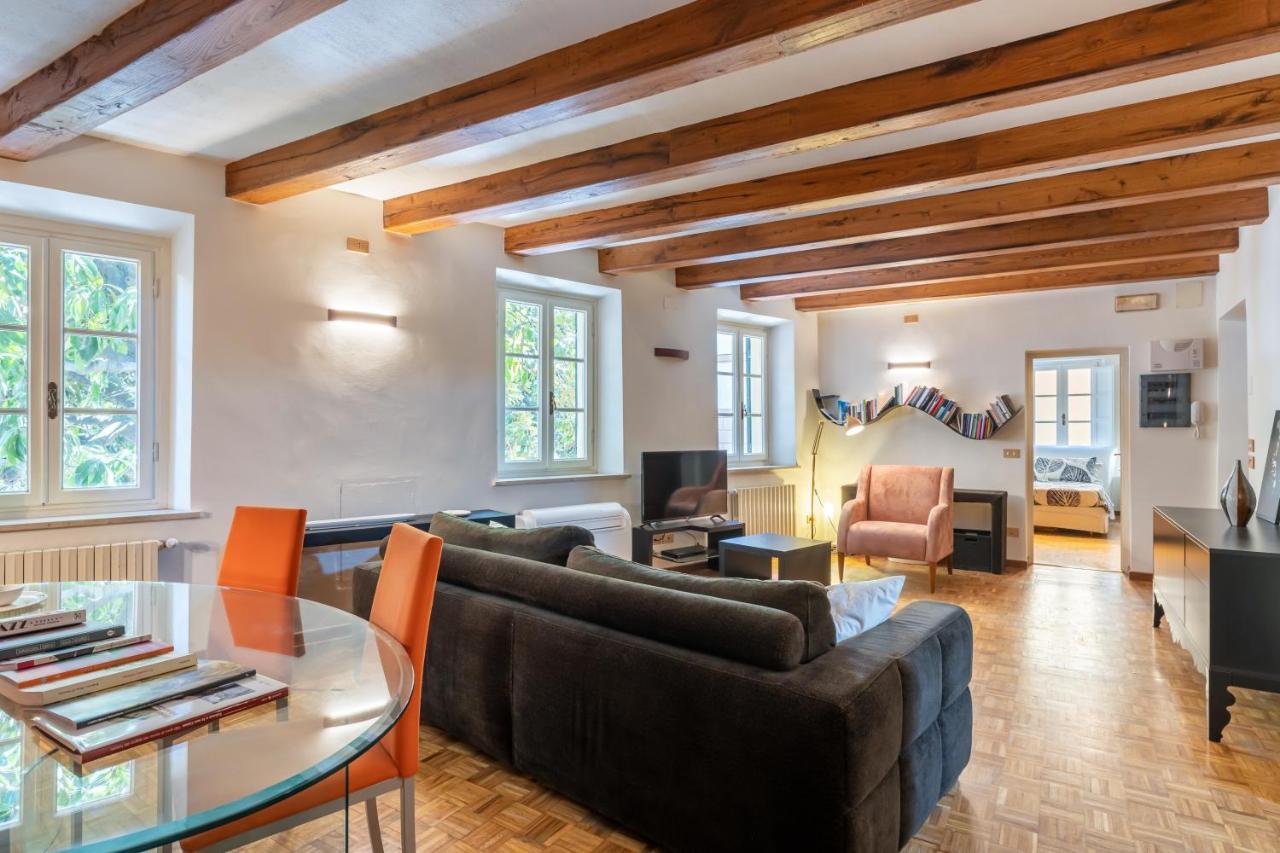 Piazza Napoleone Lovely Central Apartment Lucca Exteriör bild